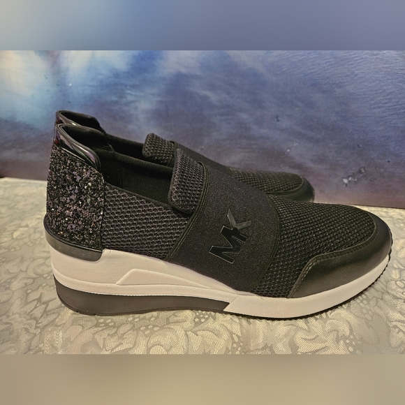 Michael Kors sneakers… beautiful. - Picture 10 of 13